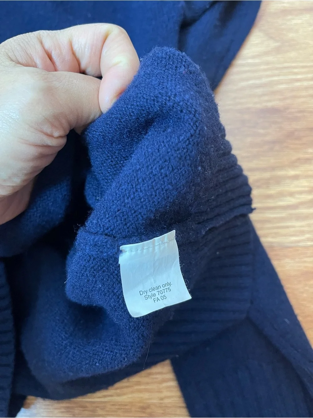 Vintage J. Crew 100% Lambs Wool V-neck sweater size S